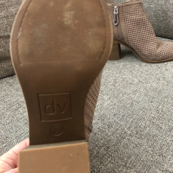 DV by Dolce Vita perforated booties - Picture 2 of 2